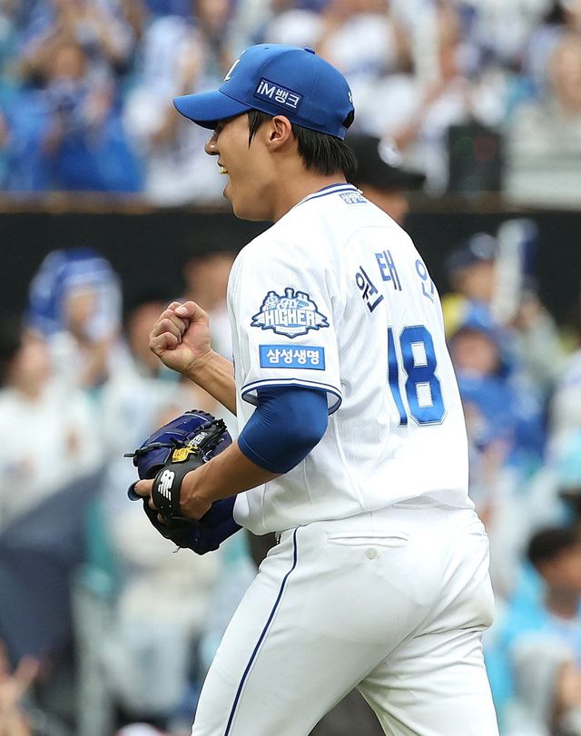 삼성 원태인이 7일 대구 NC와 WC 결정 2차전에서 6이닝 무실점의 호투를 펼치며 가치를 입증했다. 4회초를 마무리한 뒤 포효하는 원태인. 대구ㅣ뉴시스