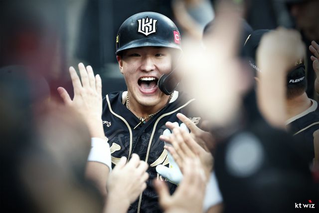 KT 안현민은 올 시즌 출루율 부문 1위에 올랐다. 데뷔 이후 첫 타이틀 획득이다. 사진제공｜KT 위즈