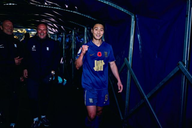 버밍엄 미드필더 백승호가 2일(한국시간) 포츠머스와 챔피언십 13라운드 홈경기서 다이빙 헤더로 선제골을 기록했다. 이번 시즌 2 번째 골이다. 사진출처｜버밍엄시티 페이스북