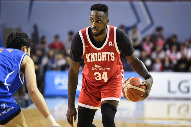 SK 자밀 워니는 자신의 공격 비중을 줄이고, 동료를 살리는 농구를 하려고 한다. 사진제공｜KBL