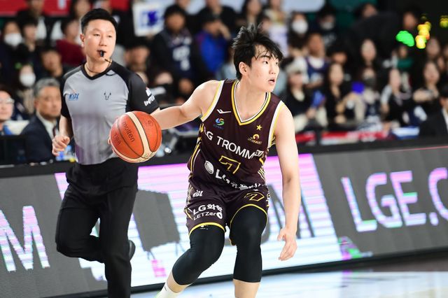 LG 최형찬은 10일 창원서 열린 KCC와 홈경기서 인생 경기를 펼쳤다. 3점슛 2개를 포함해 12점으로 개인 한 경기 최다 득점 타이 경기를 펼쳤다. 사진제공｜KBL