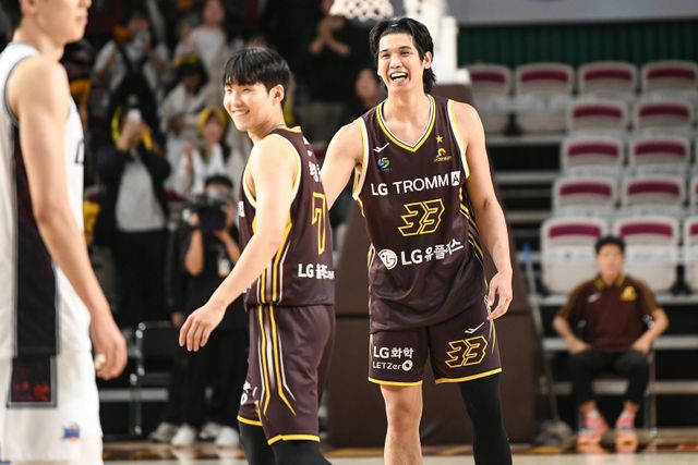 LG 최형찬(왼쪽)은 10일 창원서 열린 KCC와 홈경기서 인생 경기를 펼쳤다. 3점슛 2개를 포함해 12점으로 개인 한 경기 최다 득점 타이 경기를 펼쳤다. 사진제공｜KBL