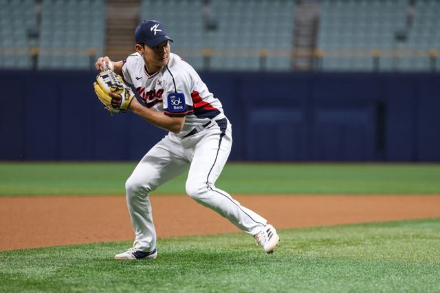 NC 김주원은 한국야구대표팀의 차기 내야사령관으로 불린다. 그는 한 단계씩 성장해 주전으로 당당하게 뛸 날을 꿈꾼다. 사진제공｜KBO