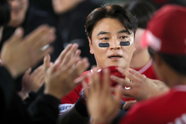 추신수는 18일(한국시간) 2026 HOF에 헌액될 후보 27명 명단에 이름을 올렸다. 그는 텍사스에서 7년간 활약하며 수만은 기록을 수확했다. 사진제공｜SSG 랜더스