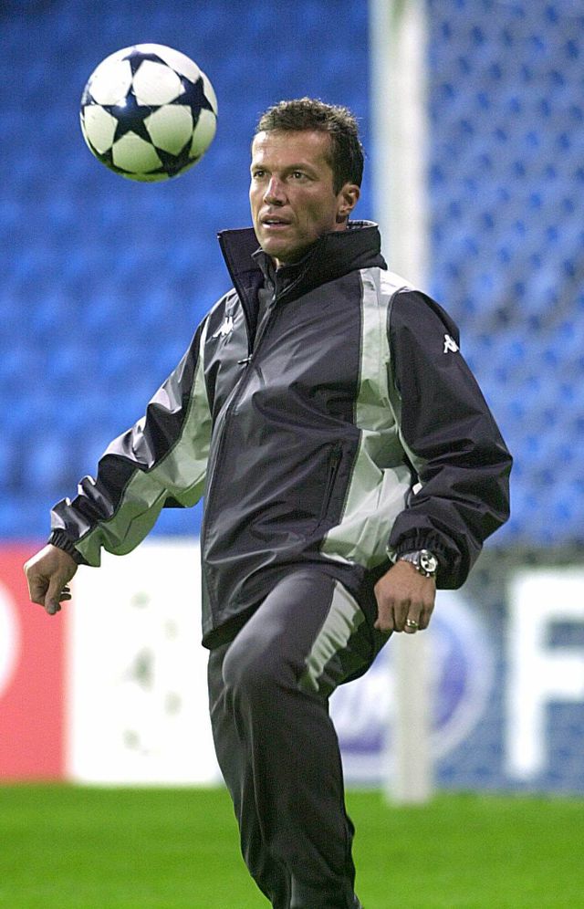 독일축구 레전드 마테우스(사진)이 현역 시절 故 마라도나와 라이벌리를 돌아봤다. 그는 대화를 나누지않는 메시-호날두와 달리 자신들은 사적인 시간을 많이 보낸 친우였다고 얘기했다. AP뉴시스