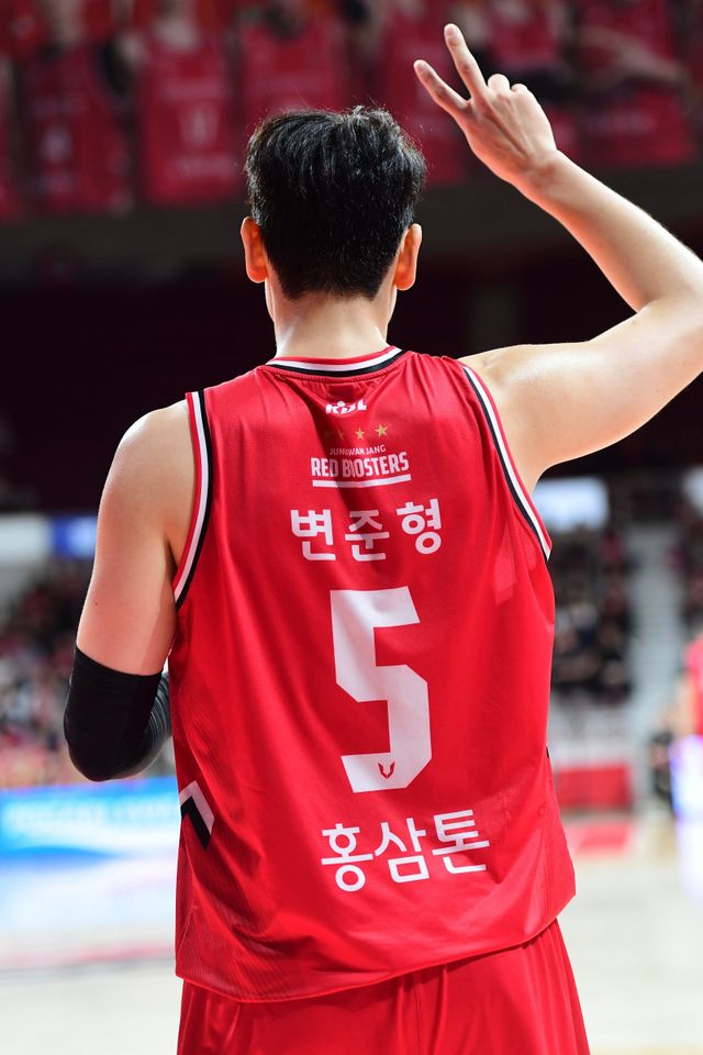 정관장 변준형은 2일 안양에서 열린 소노와 홈경기서 3점슛 4개를 포함해 올 시즌 최다 22점을 올리며 5연승에 힘을 보탰다. 사진제공｜KBL