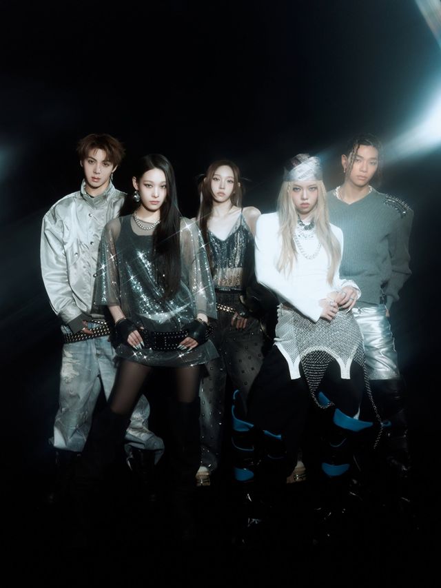 [사진=더블랙레이블 제공]