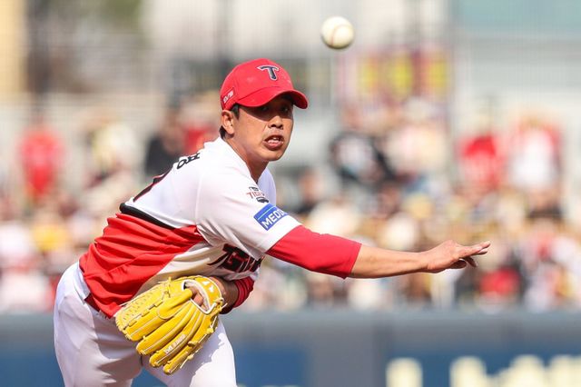 2차 드래프트 지명 당사자는 원소속팀서는 35인 보류선수 명단서 빠지는 등 활용도가 적었다. 하지만 다른 팀서는 부족한 부분을 채워줄 핵심 전력으로 많은 기대를 받고 있다. 사진은 2025 2차 드래프트서 삼성에 지명된 임기영. 사진제공｜KIA 타이거즈