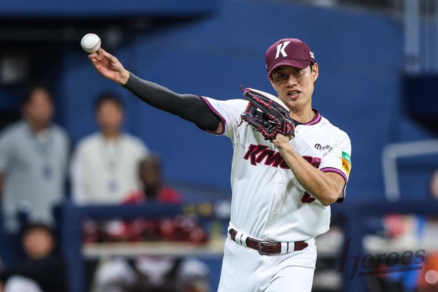 키움과 KBO는 21일 MLB 사무국에 송성문의 포스팅 공시를 요청했다. 다음달 22일까지 계약을 체결해야 MLB에 도전할 수 있다. 사진제공｜키움 히어로즈