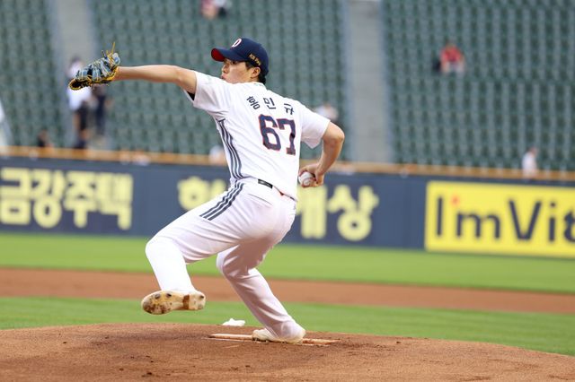 KIA는 26일 박찬호의 FA 보상 선수로 두산의 우완투수 홍민규(사진)를 선택했다. 그는 프로 1년차 투수로 데뷔 첫해 많은 성장 가능성을 보였다. 사진제공｜두산 베어스