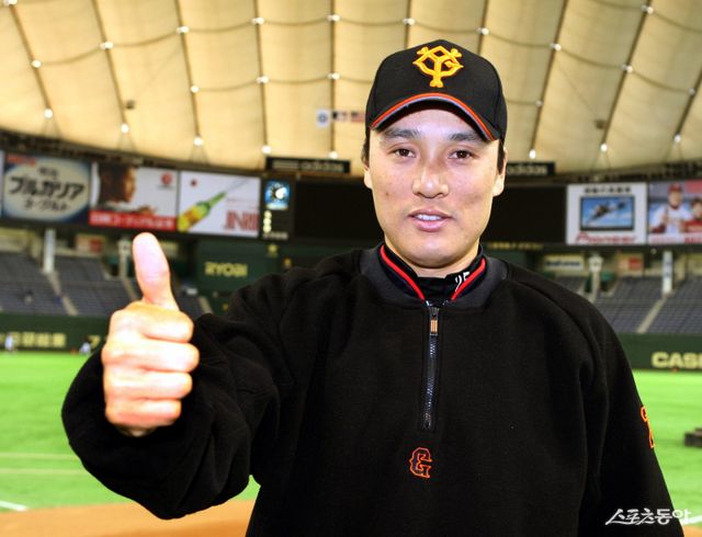 이승엽 전 두산 감독이 2006~2010년 몸담았던 일본프로야구(NPB) 요미우리의 1군 타격코치로 선임됐다. 2008년 스포츠동아와 인터뷰를 마친 뒤 포즈를 취한 이 전 감독. 스포츠동아 DB