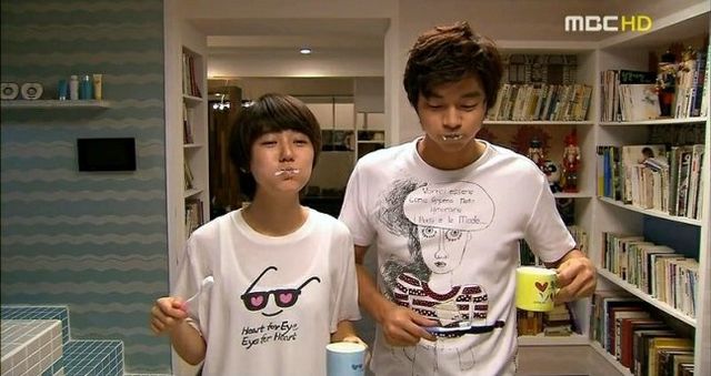 MBC 드라마 ‘커피프린스 1호점’ 출연 당시 윤은혜(왼쪽)와 공유. 사진제공｜MBC