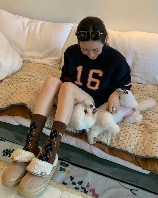 아이브 레이, 차정원, 태연 등이 선택한 패딩 슈즈. 사진출처｜차정원 인스타그램 캡처