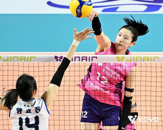 KB손해보험 센터 이준영에게 누나 이다현은 선의의 경쟁자다. 이번 시즌 V리그 두 번째 시즌을 보내고 있는 이준영은 “누나보단 블로킹 하나라도 더 해야한다”고 각오를 밝혔다. 사진제공｜KOVO