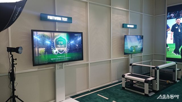 전북 현대가 전주월드컵경기장에 복합문화공간인 ‘팬 익스피리언스센터’를 구축했다. 2026시즌 개막에 맞춰 공식 개관을 준비하는 이곳은 방문객들의 눈과 귀를 즐겁게 할 것으로 보인다. 전주｜남장현 기자