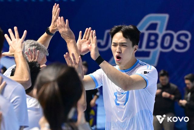 5일 오후 7시 대전충무체육관에서 열릴 삼성화재-대한항공전의 변수는 대한항공 임동혁의 투입 시점이다. 삼성화재 김상우 감독은 “언제나 경계해야 할 선수”라고 말했고, 대한항공은 헤난 달 조토 감독은 “선발 출전은 아니지만, 투입 시점을 고려할 것”이라고 밝혔다. 사진제공｜KOVO