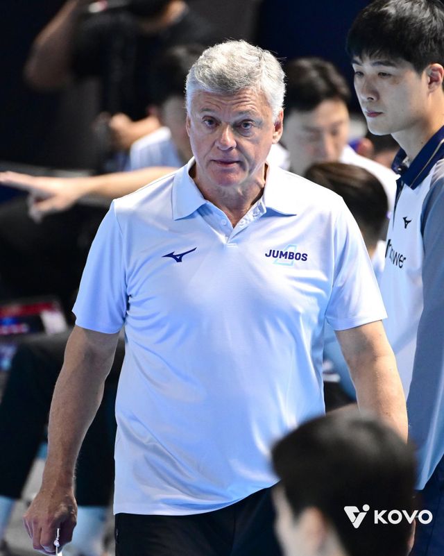 5일 오후 7시 대전충무체육관에서 열릴 삼성화재-대한항공전의 변수는 대한항공 임동혁의 투입 시점이다. 삼성화재 김상우 감독은 “언제나 경계해야 할 선수”라고 말했고, 대한항공은 헤난 달 조토 감독은 “선발 출전은 아니지만, 투입 시점을 고려할 것”이라고 밝혔다. 사진제공｜KOVO