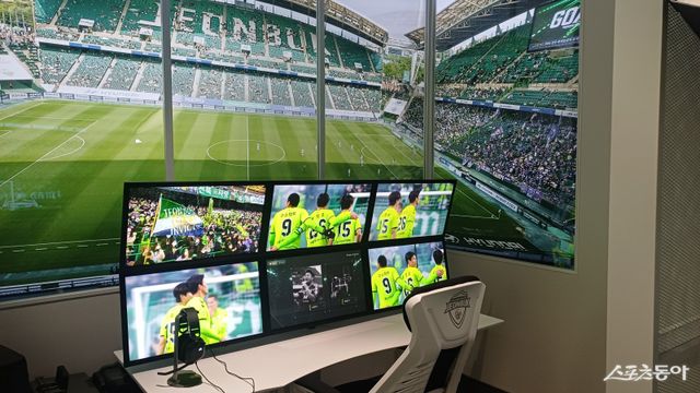 전북 현대가 전주월드컵경기장에 복합문화공간인 ‘팬 익스피리언스센터’를 구축했다. 2026시즌 개막에 맞춰 공식 개관을 준비하는 이곳은 방문객들의 눈과 귀를 즐겁게 할 것으로 보인다. 전주｜남장현 기자