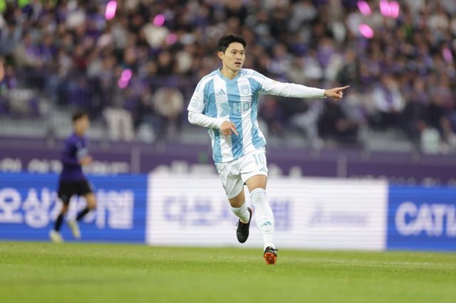 울산 노상래 감독대행은 “이동경이 전역하자마자 참 힘들겠지만, 우리 팀에서 연계와 결정력을 발휘해주길 바란다”며 수원FC전 활약을 기대했다. 사진제공｜KOVO