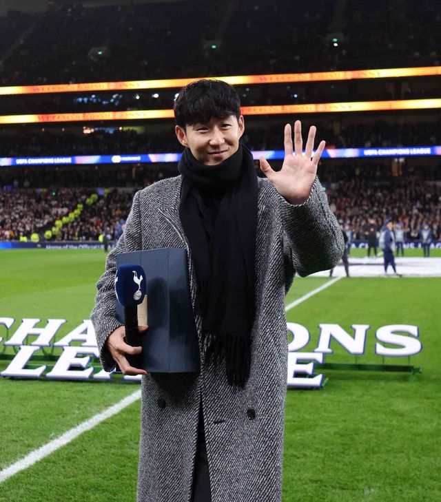 ‘리빙 레전드’ 손흥민이 돌아온 10일(한국시간) 토트넘 홋스퍼 스타디움은 활기로 가득했다. 프리시즌 아시아 투어 도중인 8월 LAFC로 향한 그는 4개월 만에 홈팬들과 정식 이별을 위해 런던을 찾았다. 사진출처｜토트넘 홋스퍼 페이스북