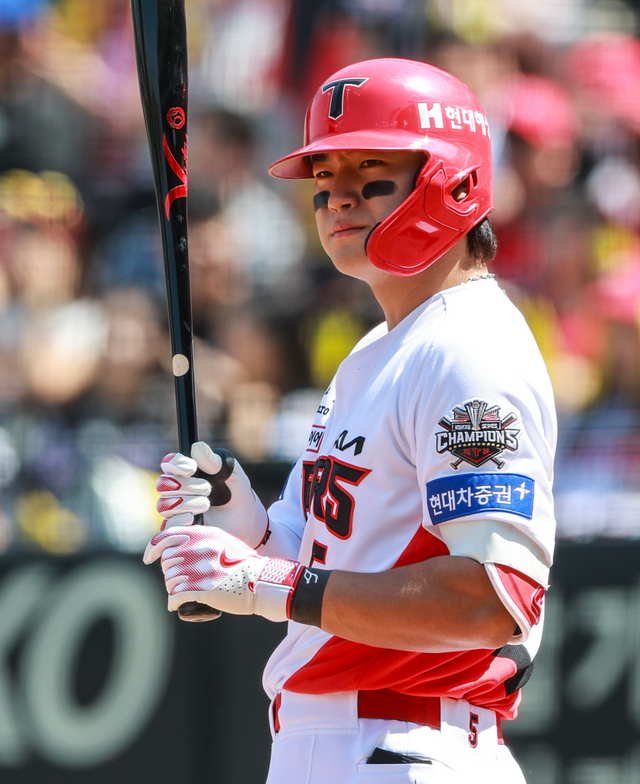 KIA는 이번 프리에이전트(FA) 시장에서 박찬호와 최형우라는 핵심 야수 전력을 잃었다. 명가 재건을 위해선 올해 부상으로 제 몫을 하지 못한 김도영의 부활이 절실하다. 사진제공｜KIA 타이거즈