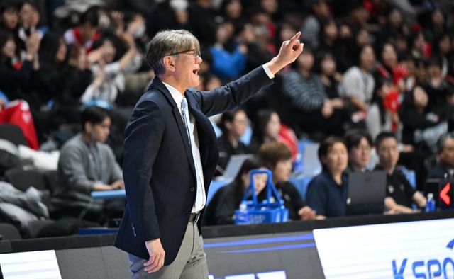 소노는 3라운드 정관장전서 충격적인 패배를 당했다. 손창환 감독은 팀이 더욱 처지기 전에 재정비에 나서려고 한다. 사진제공｜KBL