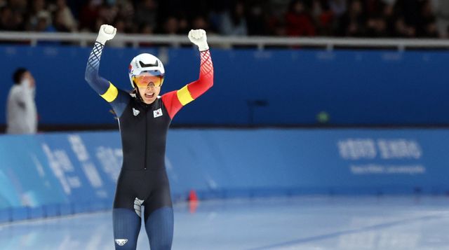 김민선이 15일(한국시간) 노르웨이 하마르에서 막을 내린 올 시즌 스피드스케이팅 월드컵 4차 대회 2차 레이스에서 37초835의 기록으로 동메달을 따내며&nbsp;올 시즌 첫 월드컵 메달을 목에 걸었다. 뉴시스