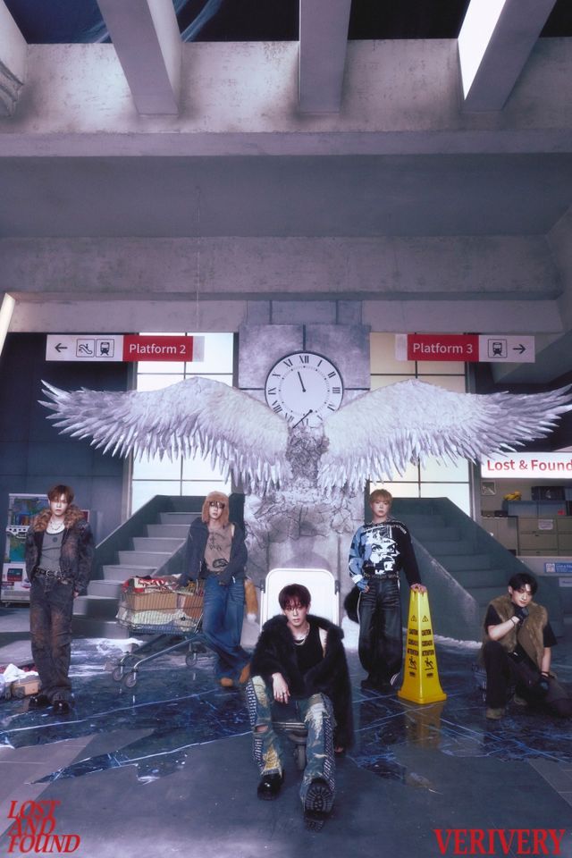 내년이면 8년차, 전성기는 지금부터다. ‘7전8기의 아이콘’ 베리베리가 2년 7개월만 공백을 깨고 내놓은 노래 ‘레드’의 메가 히트로 세밑 케이팝 화제의 중심에 섰다. 사진제공|젤리피쉬엔터테인먼트