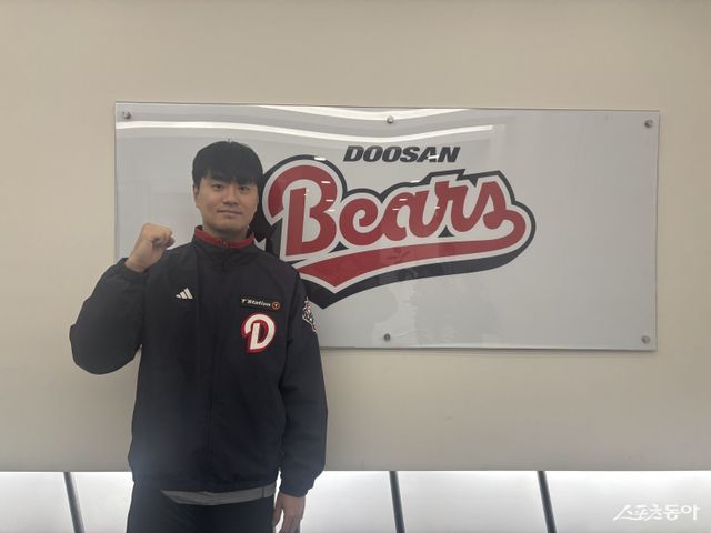 두산 이영하가 잠실구장에서 스포츠동아와 인터뷰를 마친 뒤 포즈를 취하고 있다. 잠실ㅣ강산 기자 posterboy@donga.com