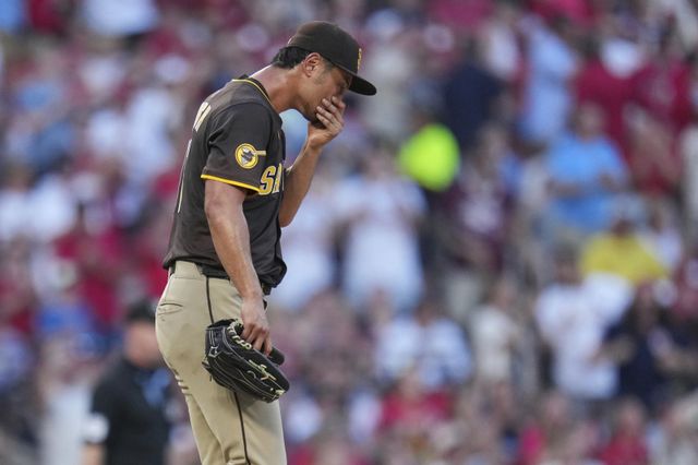 샌디에이고 다르빗슈 유는 현재 토미존 수술 이후 재활 중이다. 그는 2027시즌 복귀를 앞두고 현역 연장에 관한 고민을 이어가고 있다. AP뉴시스