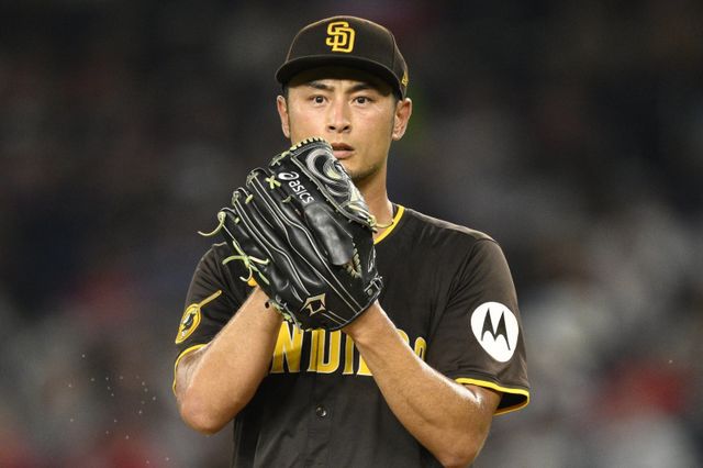 샌디에이고 다르빗슈 유는 현재 토미존 수술 이후 재활 중이다. 그는 2027시즌 복귀를 앞두고 현역 연장에 관한 고민을 이어가고 있다. AP뉴시스