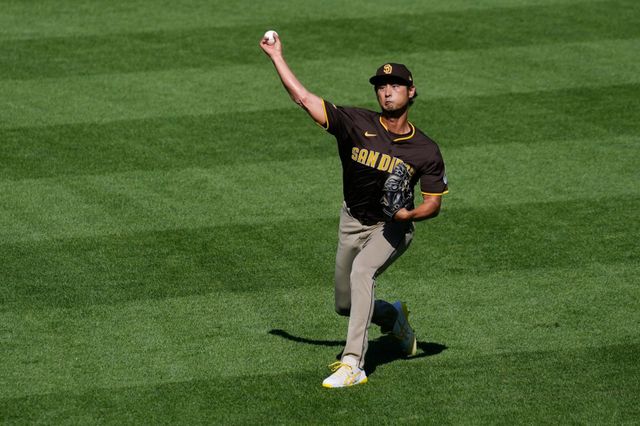 샌디에이고 다르빗슈 유는 현재 토미존 수술 이후 재활 중이다. 그는 2027시즌 복귀를 앞두고 현역 연장에 관한 고민을 이어가고 있다. AP뉴시스