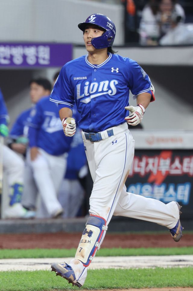 삼성 이재현은 입단 첫해인 2022년 3000만 원이었던 연봉이 올해까지 2억1000만 원으로 7배나 상승했다. 올 시즌의 꾸준한 활약을 앞세워 내년에는 3억 원을 돌파할 수 있을지에 관심이 쏠린다. 뉴시스