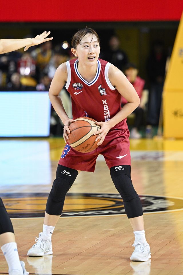KB스타즈 이채은은 이번 시즌을 통해 팀의 핵심으로 거듭났다. 그는 “코트에서 100이면 100 다 쏟고 나오는 게 믿음에 보답하는 것”이라고 목소리를 높였다. 사진제공｜WKBL