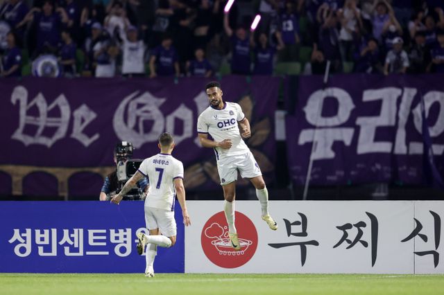 안양은 모따(오른쪽)와 마테우스의 잔류여부에 따라 이번 겨울이적시장의 방향이 정해질 것으로 보인다. 사진제공│한국프로축구연맹