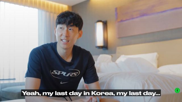 토트넘은 17일(한국시간) 구단 공식 영상 플랫폼 스퍼스플레이를 통해 헌정 다큐멘터리 ‘손흥민의 홈커밍, 토트넘의 오리지널 다큐멘터리’를 공개했다. 14분 분량의 영상에는 손흥민이 토트넘에서 남긴&nbsp;발자취가&nbsp;담겼다. 사진출처｜스퍼스플레이&nbsp;캡처