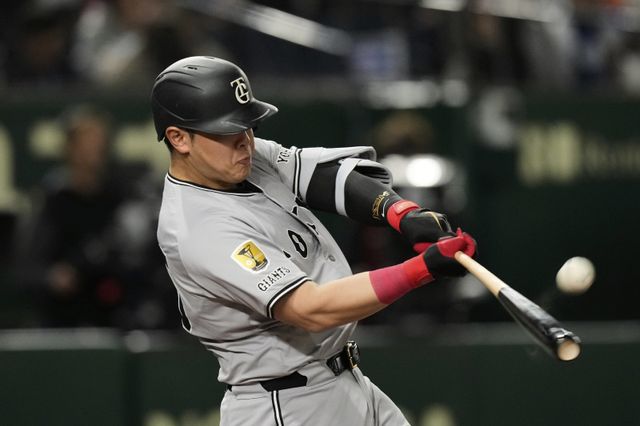 미국 스포츠 전문 매체 블리처리포트는 오카모토 카즈마의 유력 행선지로 보스턴 레드삭스를 꼽았다. AP뉴시스