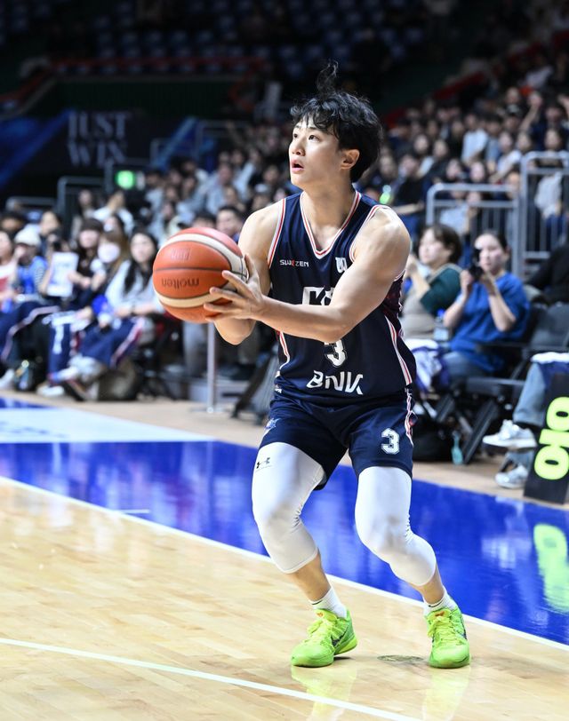 KCC 허웅은 18일 부산서 열린 가스공사와 홈경기서 23점을 넣으며 4연승을 이끌었다. 사진제공｜KBL