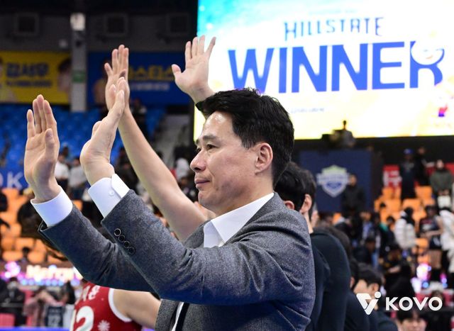 강성형 현대건설 감독은 18일 도로공사와 홈경기를 3-1 승리로 마친 뒤 “수월한 승리라 보일 수도 있는데, 그렇지 않다. 마지막까지 선수들이 포기하지 않았다”며 “서브와 블로킹 모두 잘 됐고, 여러 선수들의 득점이 잘 터져줬다”고 승리 요인을 밝혔다. 사진제공｜KOVO