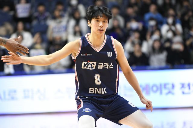 KCC 윤기찬은 18일 부산서 열릴 가스공사전서 선발출전한다. 그는 최준용의 공백을 메우고자 익숙하지 않은 4번 포지션으로 나선다. 사진제공｜KBL