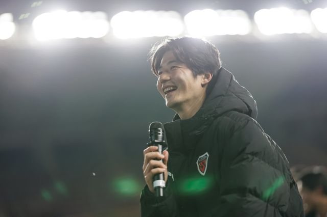 베테랑 미드필더 기성용이 포항과의 동행을 1년 더 이어가기로 했다. 뜨거운 올 시즌 후반기를 함께 한 양측은 계약연장에 합의한 것으로 알려졌다. 사진제공｜한국프로축구연맹