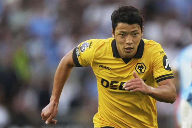 황희찬이 속한 울버햄턴은 이번 시즌 EPL에서 유일하게 승리가 없다. 2무15패에 그치고 있는 울버햄턴의 현재 순위는 최하위인 20위다. 빡빡한 일정의 박싱데이에서 버티지 못하면 다음 시즌 2부 강등을 피하긴 어려워 보인다. 울버햄턴(영국)｜AP뉴시스