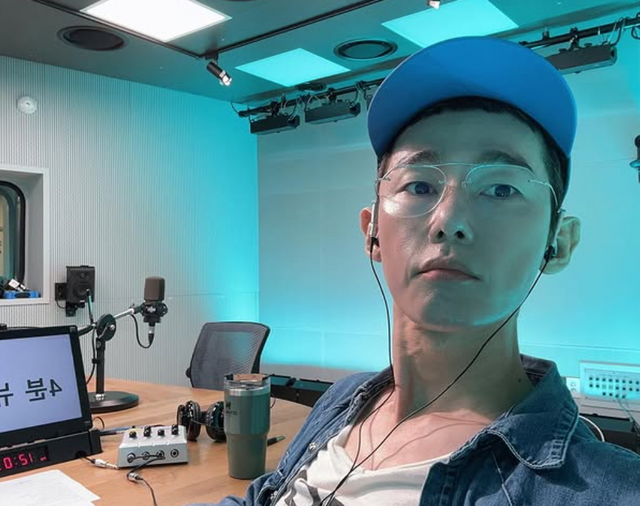 사진 | 허지웅 인스타그램 캡처