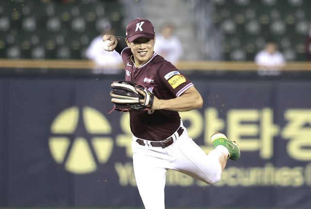 샌디에이고 파드리스와 계약한 송성문은 23일 귀국한 뒤 인터뷰에서 원 소속팀 키움을 향한 고마움을 잊지 않았다. 뉴시스