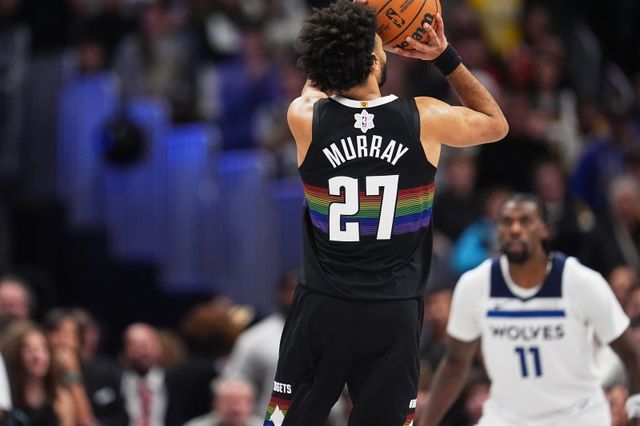 덴버 자말 머레이가 26일(한국시간) 볼 아레나에서 열린 미네소타전 도중 3점슛을 시도하고 있다. 덴버(미 콜로라도주)｜AP뉴시스