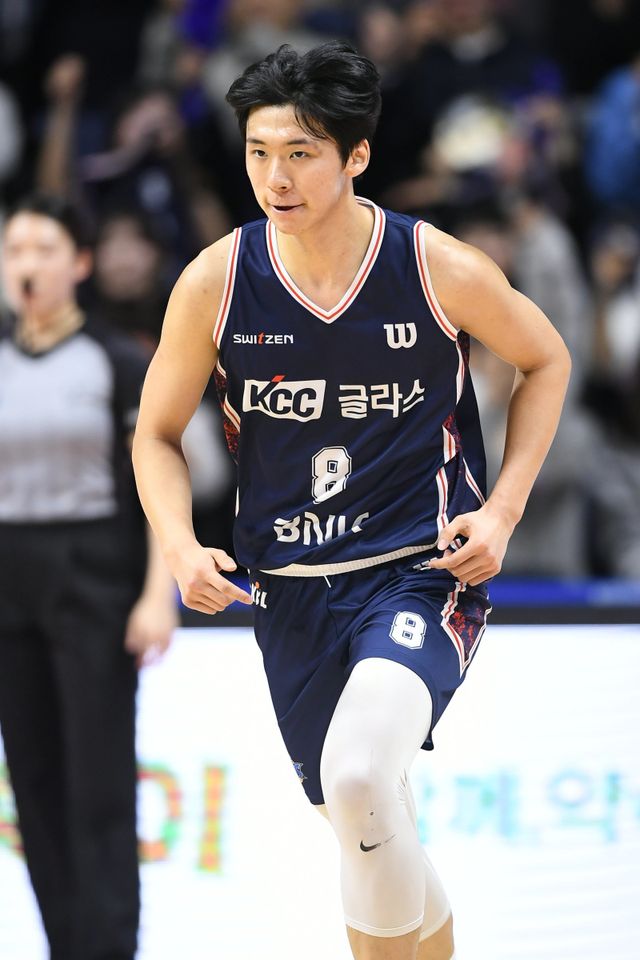 가스공사 양우혁, KT 강성욱, 현대모비스 김건하, KCC 윤기찬, 소노 강지훈은 프로에 갓 입단한 신인임에도&nbsp;경기당 평균 20여분을 소화하며 팀에 큰 힘을 보태고 있다. KCC 윤기찬. 사진제공｜KBL