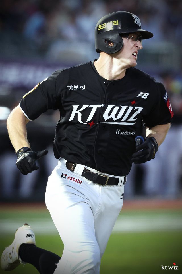 KT가 앤드류 스티븐슨에 대한 보류권을 행사하지 않았다. 어떤 유형의 외국인 타자를 영입할지 관심이 집중된다. 사진제공｜KT 위즈