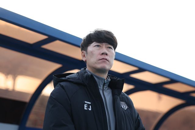 김은중 수원FC 감독은 4일 부천과 승강 PO 1차전 원정경기를 앞두고 승강 PO서&nbsp;2전승을 거둬 잔류하는 것을 목표로 내세웠다. 사진제공│한국프로축구연맹