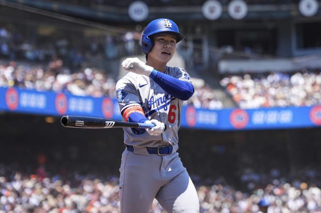 다저스는 김혜성을 영입한 이후부터 선수단 트레이드와 방출을 통해 김혜성 활용을 위한 길을 만들고 있다. AP뉴시스