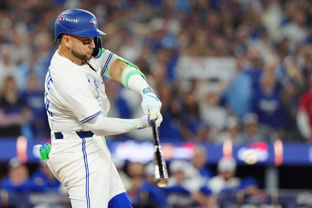 보 비셋(사진)은 뛰어난 타격 능력에도 불안한 수비 탓에 유격수로 높은 평가를 받지 못한다. 그가 포지션을 바꾼다면, FA 시장서 경쟁하는 김하성에게 호재가 될 전망이다. AP뉴시스